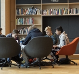 Hva gjør folk på biblioteket?