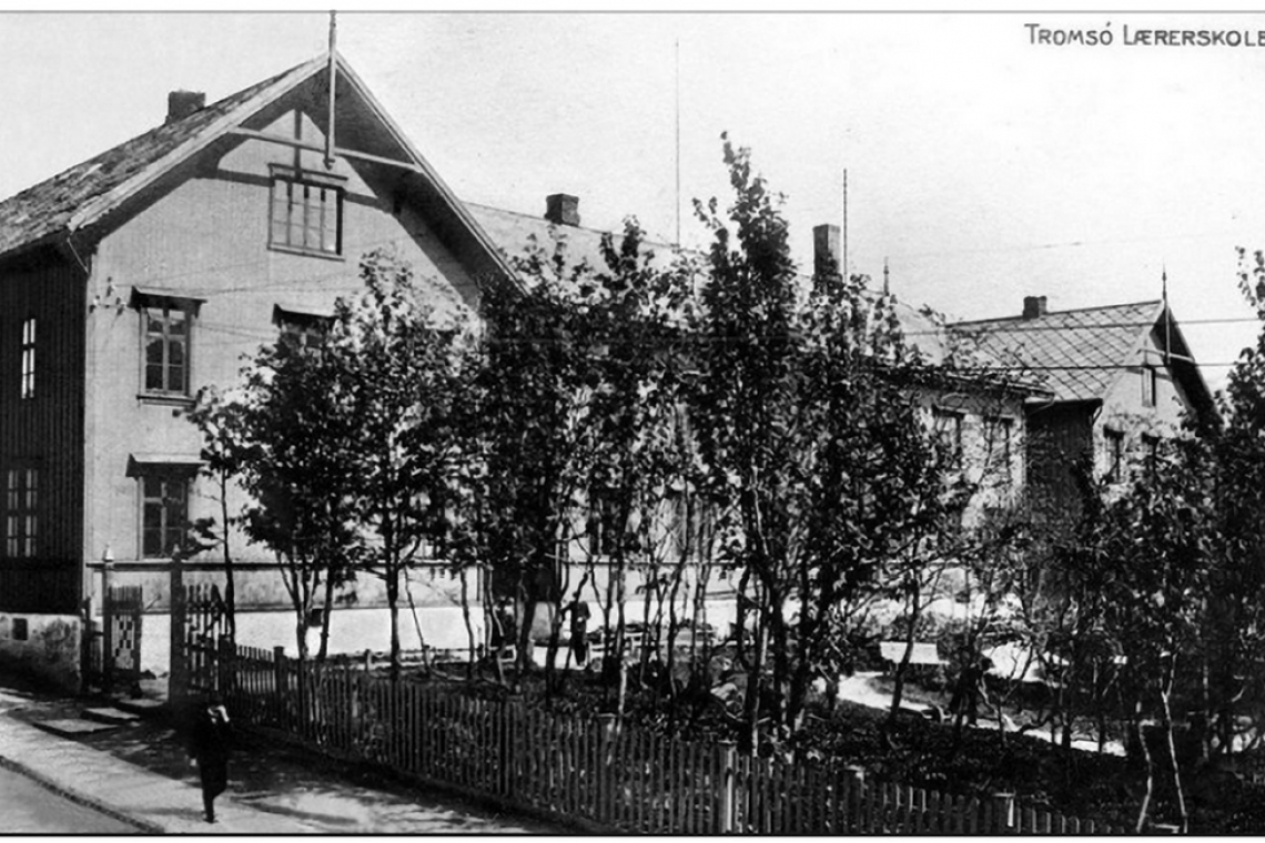 Biblioteket ved Tromsø Seminarium og de samiske pionerene Isak Persen og Anders Larsen
