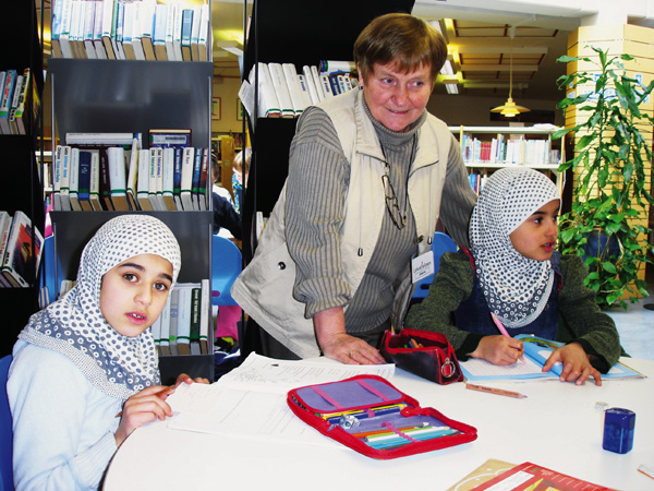 24 Frivillighet i biblioteket.jpg