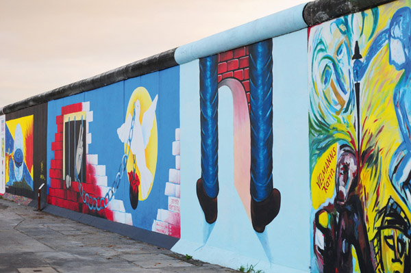 29-31 East side gallery.JPG