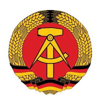 DDR-flagg-dyp.jpg